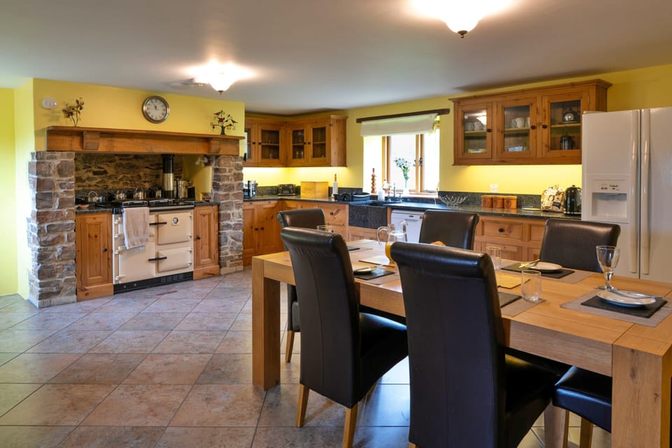 Cottage | Dining