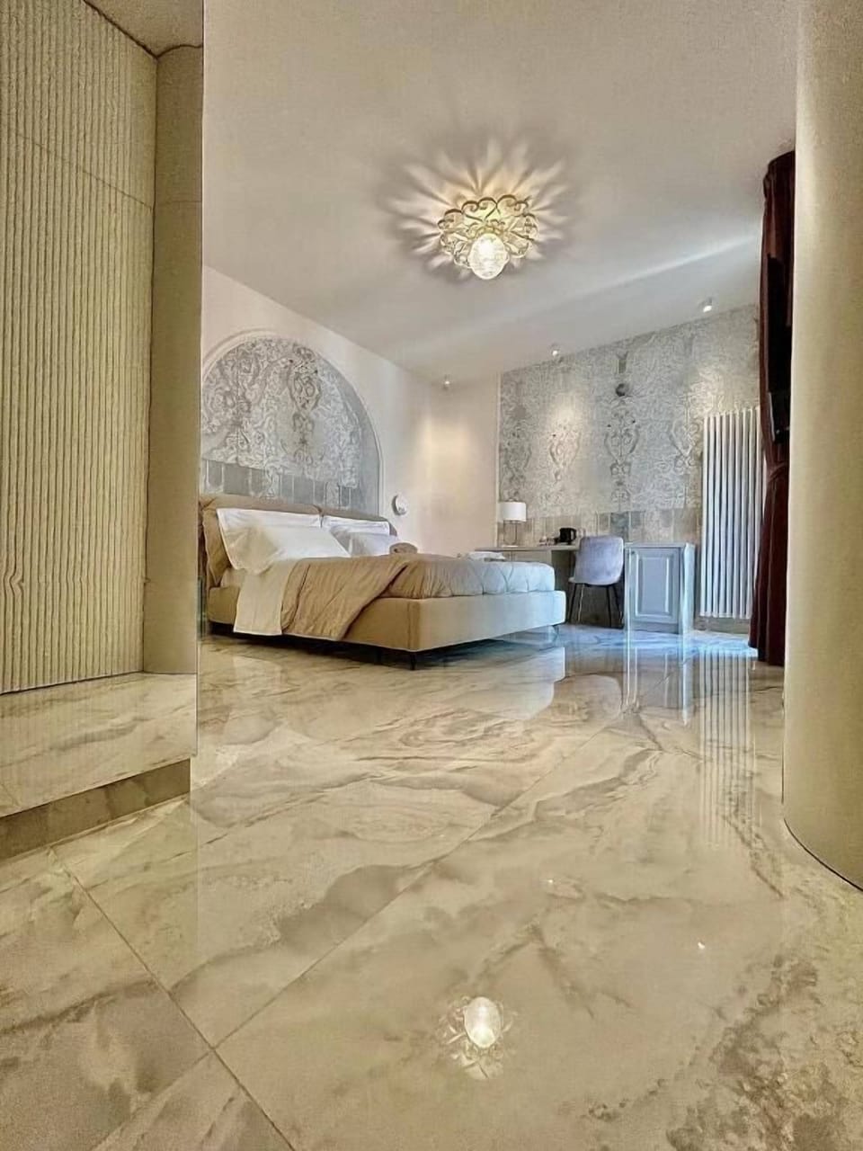 Superior Double Room, 1 King Bed, Balcony, Courtyard View | In-room safe, blackout drapes, soundproofing