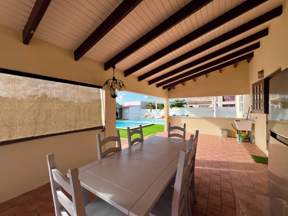 Villa Emilia House in Oranjestad