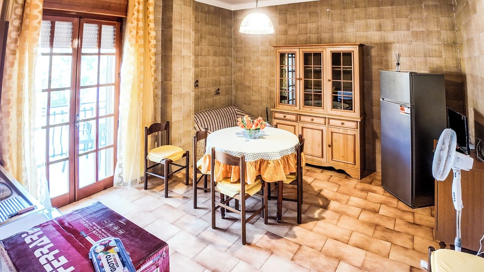 Apartment, Balcony, City View | Dining