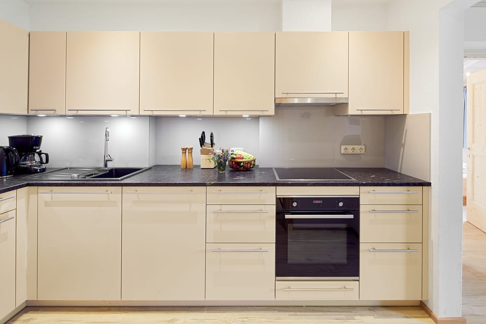 Panoramic Condo, 1 King Bed, Terrace, Valley View | Private kitchen
