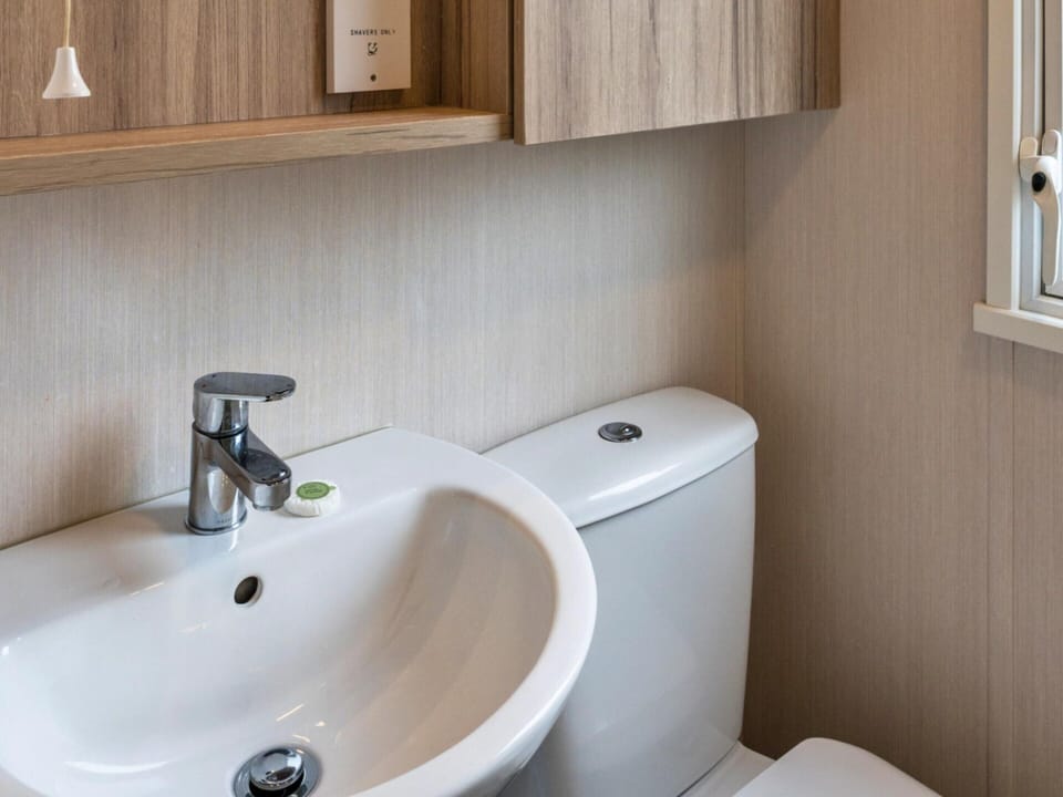 Pine Forest Lodge in Cornwall Chalet in Saint Columb Major