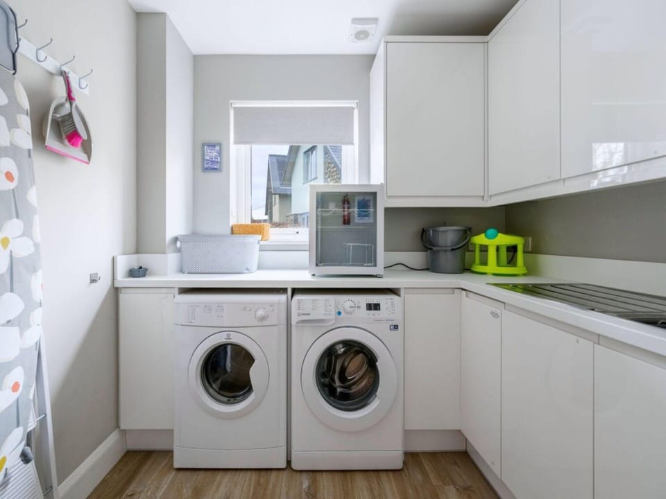 Cottage | Private kitchen | Highchair