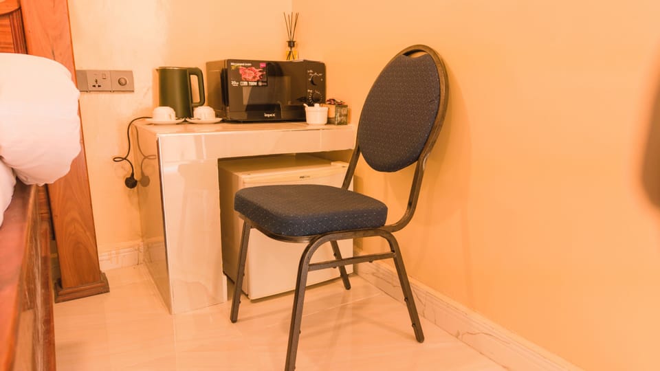 Double Room Single Use, Garden View | Interior