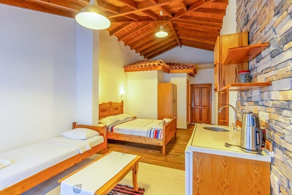 Deluxe Studio Suite, Sea View | Egyptian cotton sheets, premium bedding, minibar, cribs (free)