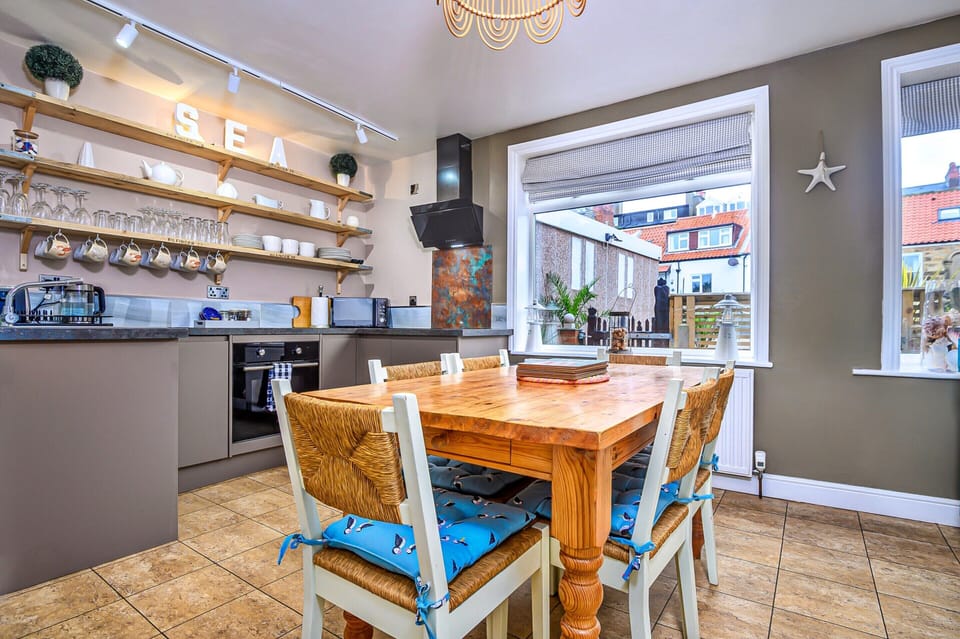 Cottage | Dining