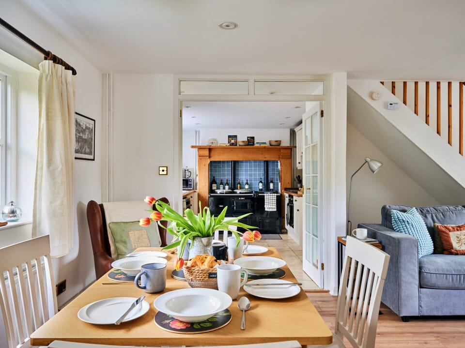 Cottage | Dining