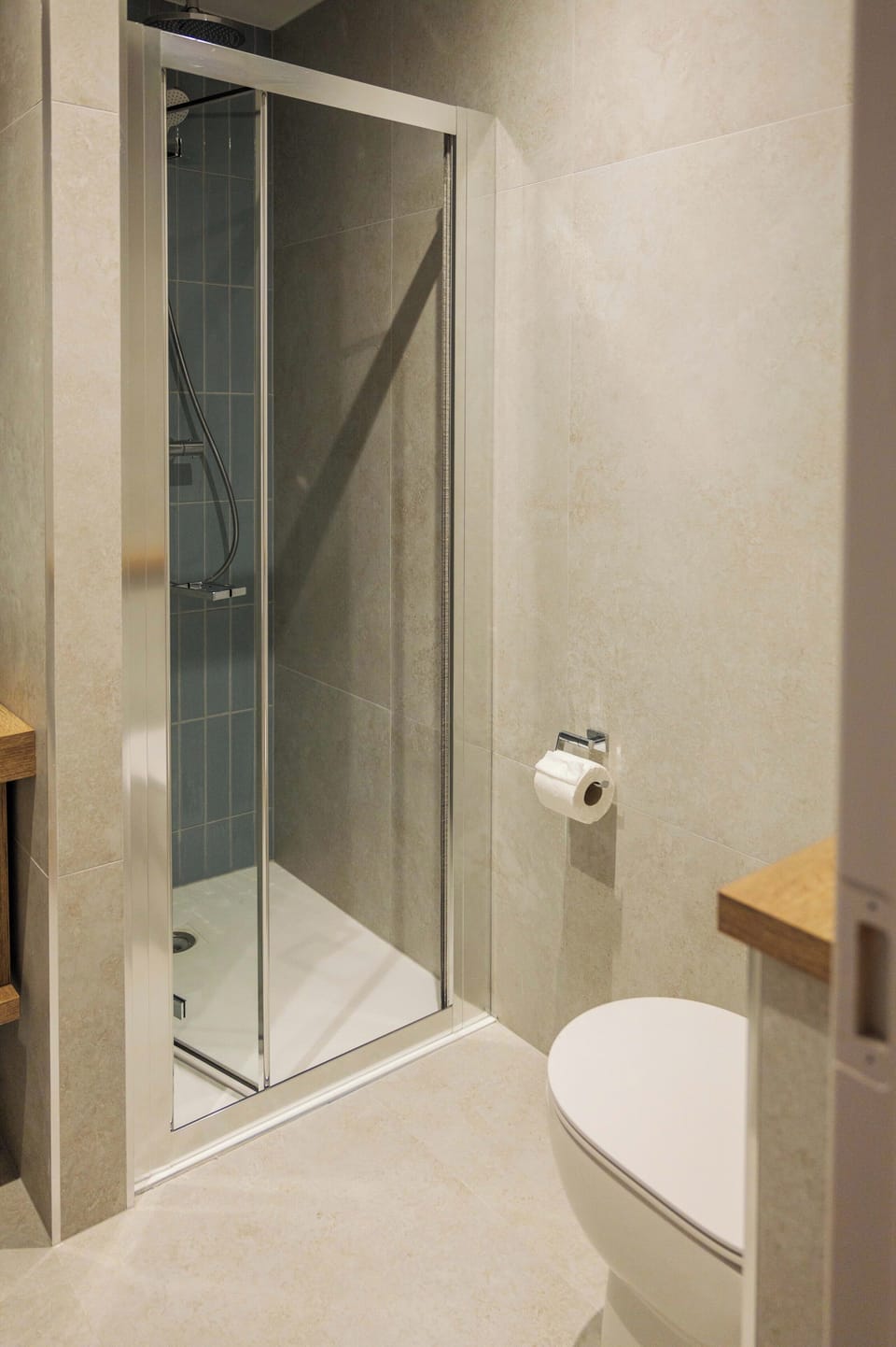 Junior Double Room | Bathroom | Shower, hair dryer, towels, soap