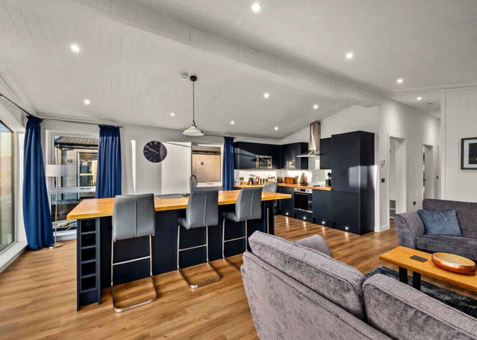 Chalet | Dining