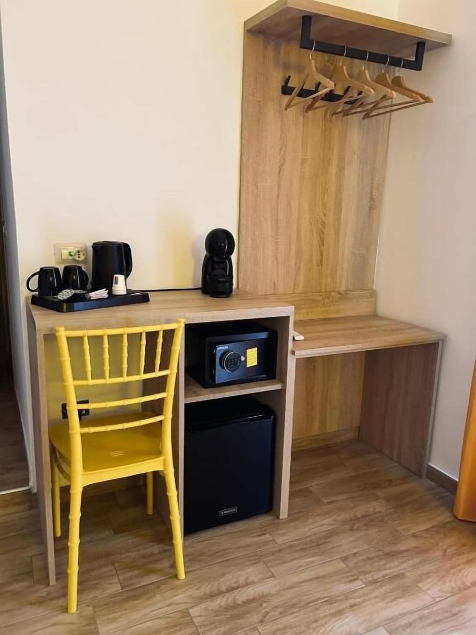 Deluxe Double Room, Balcony, City View (San Gennaro) | Interior