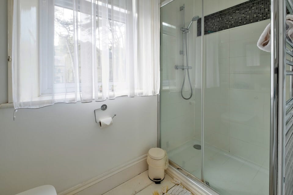 Sea View Lyme Regis House for 9 Apartment in Ventnor