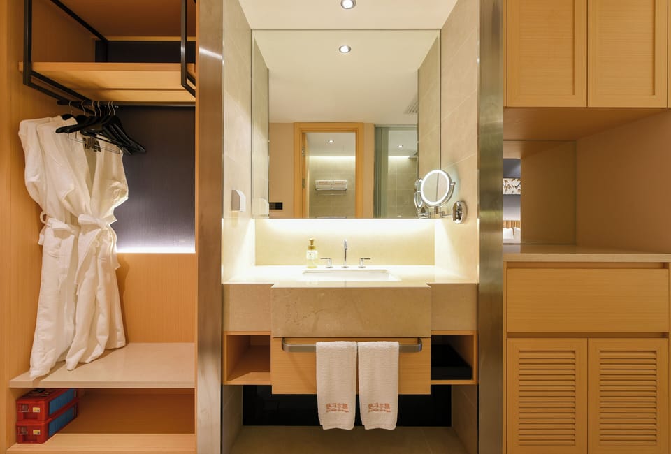 Basic Room, Non Smoking | Down comforters, minibar (free items), desk, laptop workspace