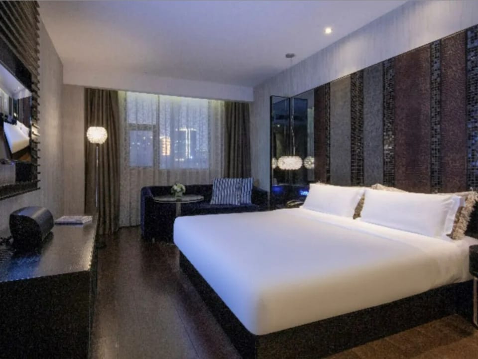 Business Double Room, City View | Street view