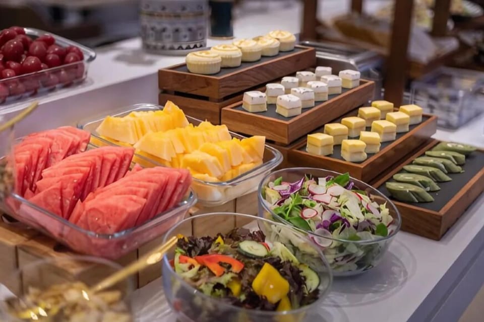 Daily buffet breakfast for a fee