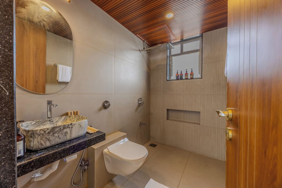 ELIVAAS SK Villa 4BHK Hideaway with Pool Villa in Lonavla