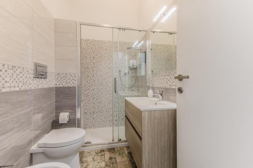 Double or Twin Room, Balcony | Bathroom