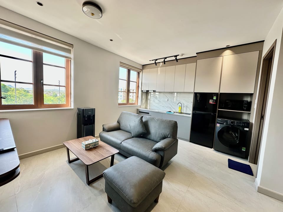 Family Apartment, 2 Bedrooms, Kitchen, City View | Living area