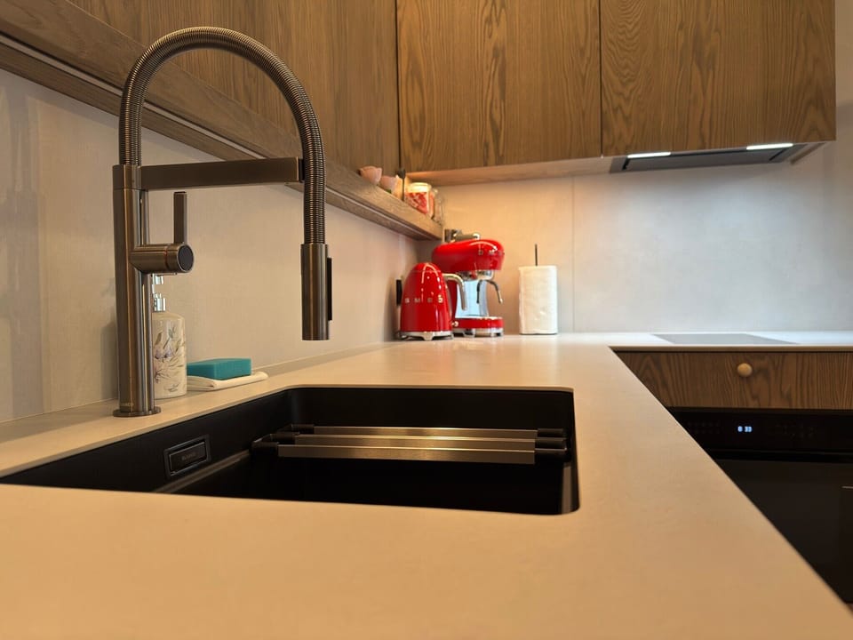 Premium Studio Suite, Balcony | Interior