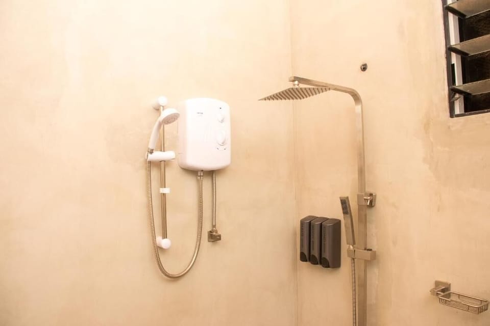 Family Double Room, Garden View | Bathroom | Shower, towels, soap, shampoo