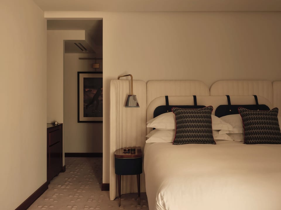 The Shepherds Suite | Premium bedding, pillowtop beds, minibar, in-room safe