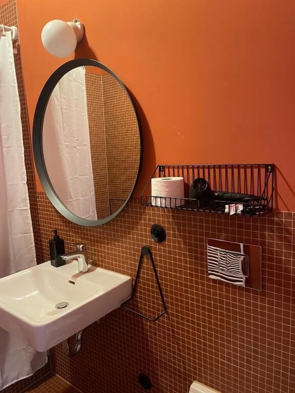 Double Room, Pets Allowed, Garden View | Bathroom | Shower, hair dryer, towels, toilet paper