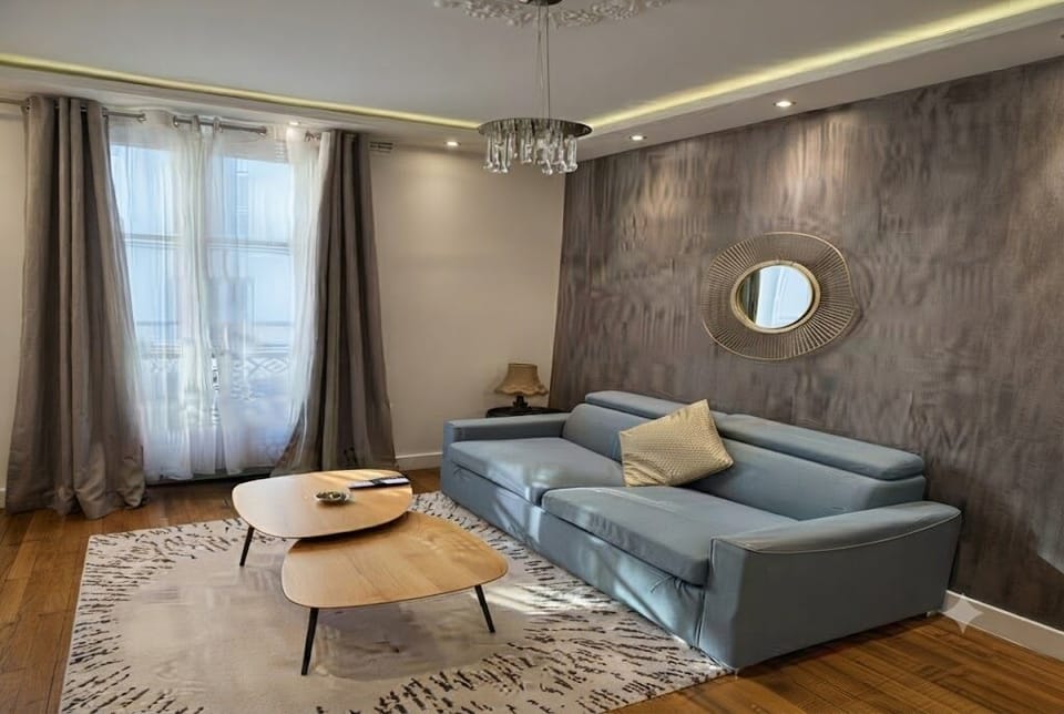 Deluxe Apartment | Living area