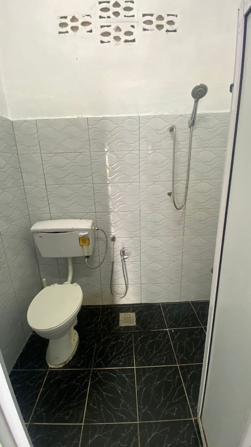 Deluxe Double Room | Bathroom | Shower, rainfall showerhead, free toiletries, towels