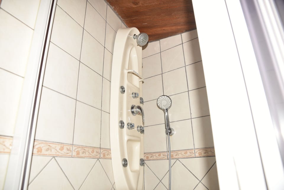 Double Room | Bathroom