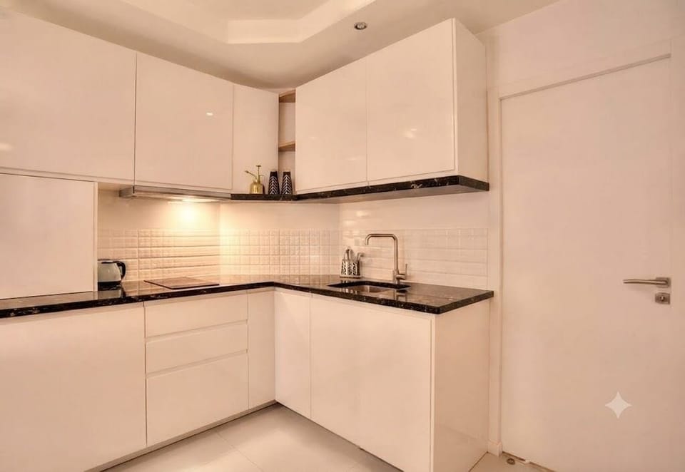 Deluxe Penthouse | Private kitchen
