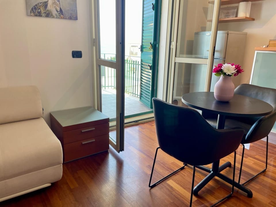 Comfort Apartment, Bay View | Living area