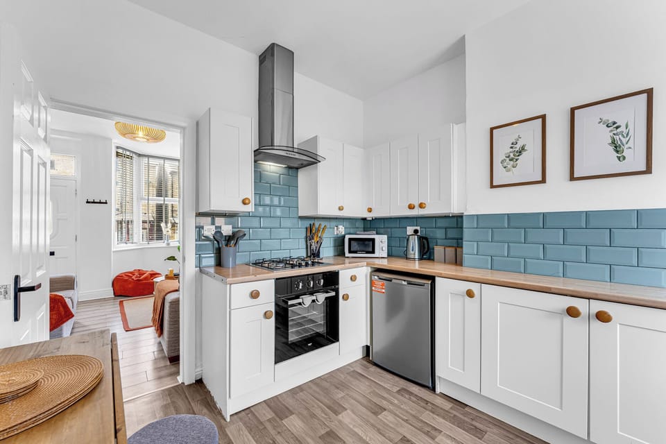 Cookware/dishes/utensils