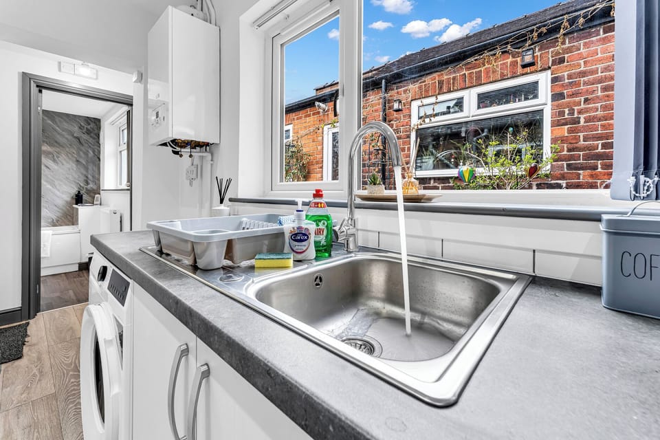 Dishwasher, cookware/dishes/utensils