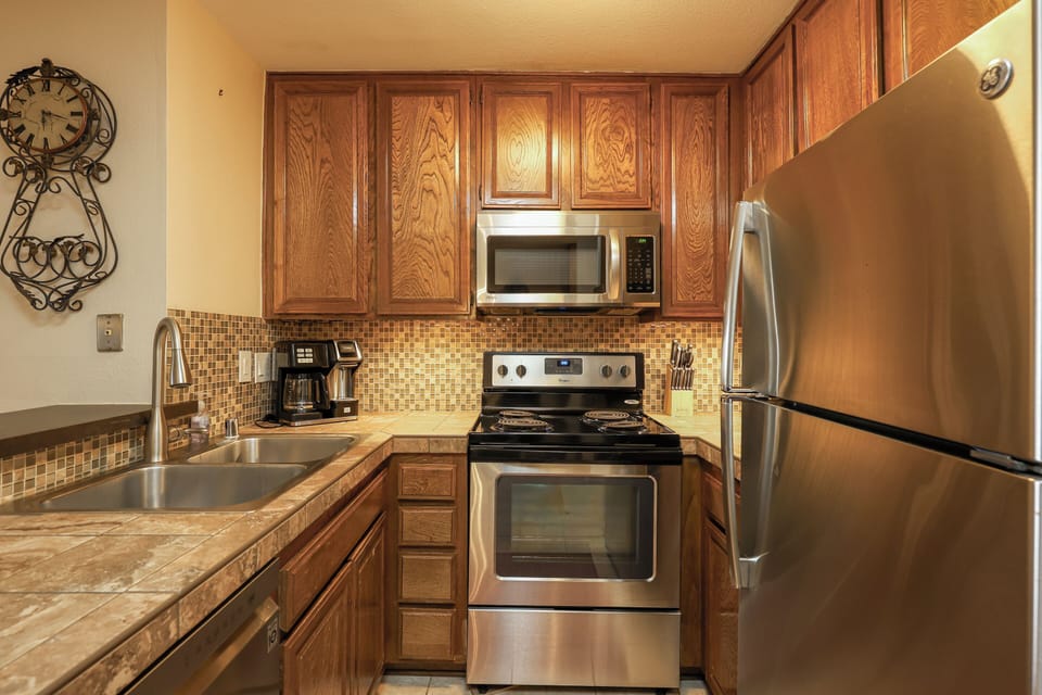 Condo, 1 Queen Bed with Sofa bed, Ocean View (F212 Bahama Hideaway) | Private kitchen