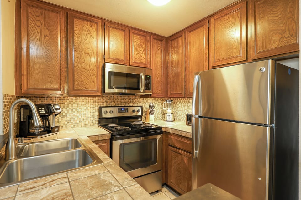 Condo, 1 Queen Bed with Sofa bed, Ocean View (F212 Bahama Hideaway) | Private kitchen