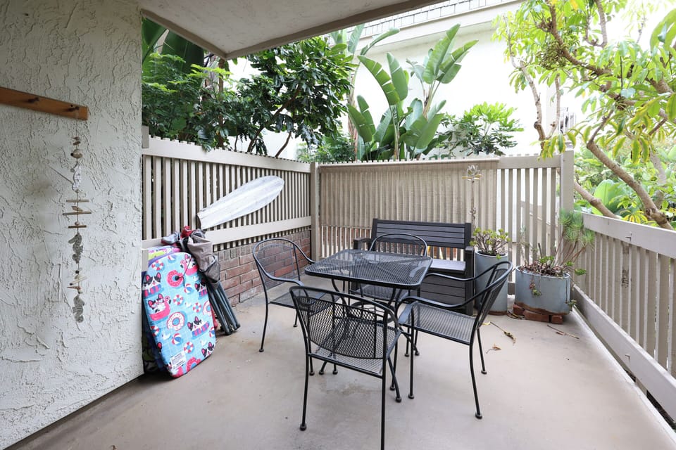 Condo, 1 King Bed with Sofa bed, Garden View (B111 Tropical Beach Retreat) | Outdoor dining