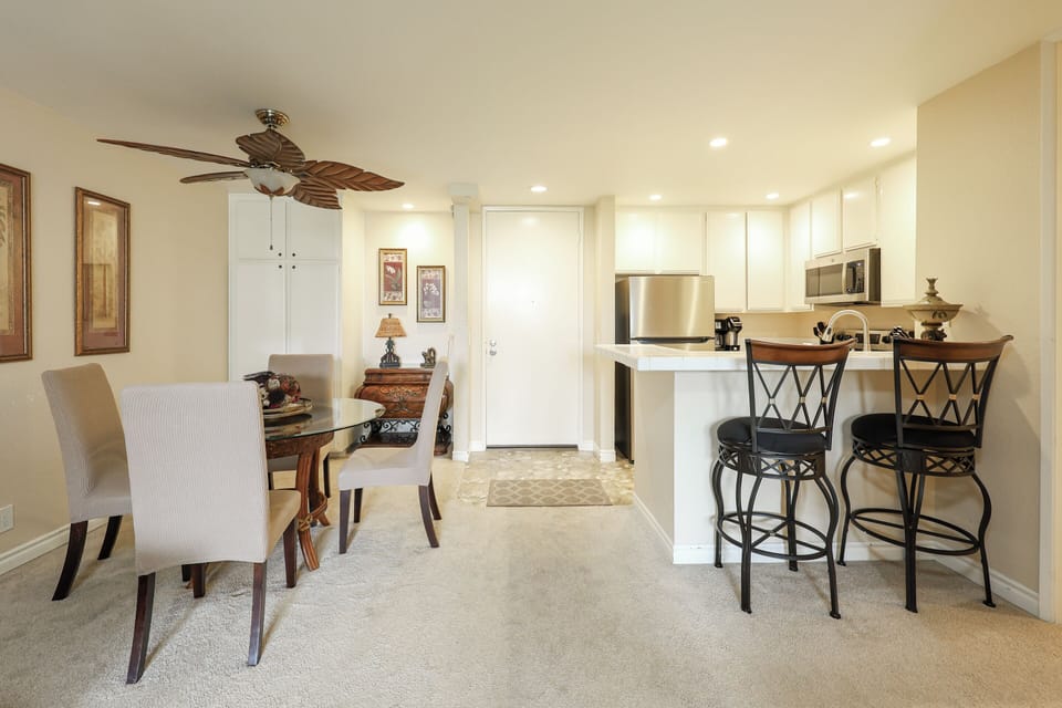 Condo, 1 Queen Bed with Sofa bed, Fireplace, Garden View (B213 Bahama Breezes) | Dining