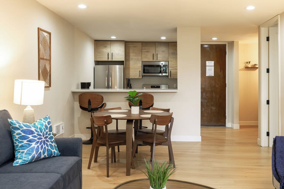 Condo, 1 King Bed with Sofa bed, Garden View (G104 Horizon Sweet) | Interior