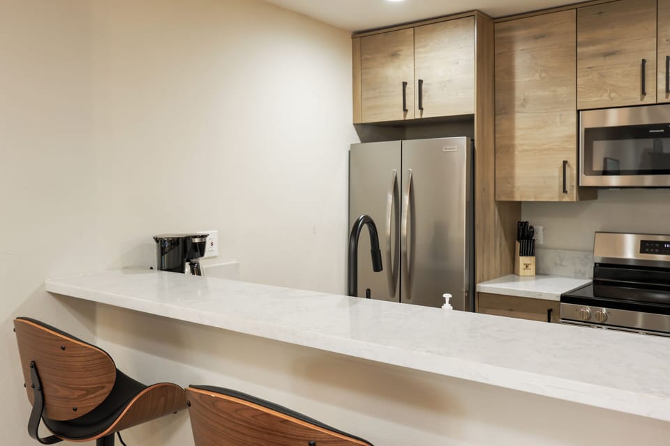 Condo, 1 King Bed with Sofa bed, Garden View (G104 Horizon Sweet) | Private kitchen