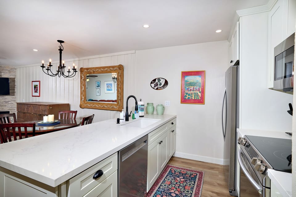 Condo, Multiple Beds, Garden View (G208 Treetop Hideaway) | Private kitchen