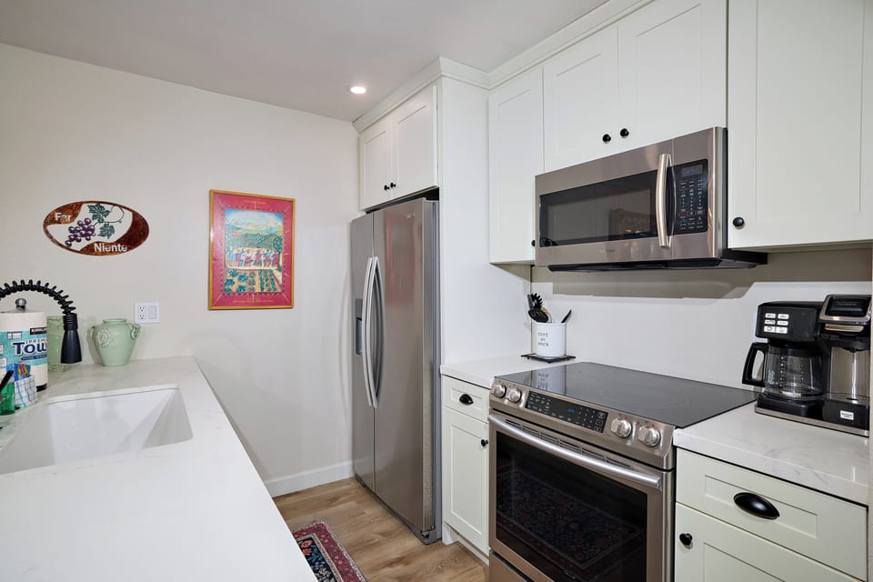 Condo, Multiple Beds, Garden View (G208 Treetop Hideaway) | Private kitchen