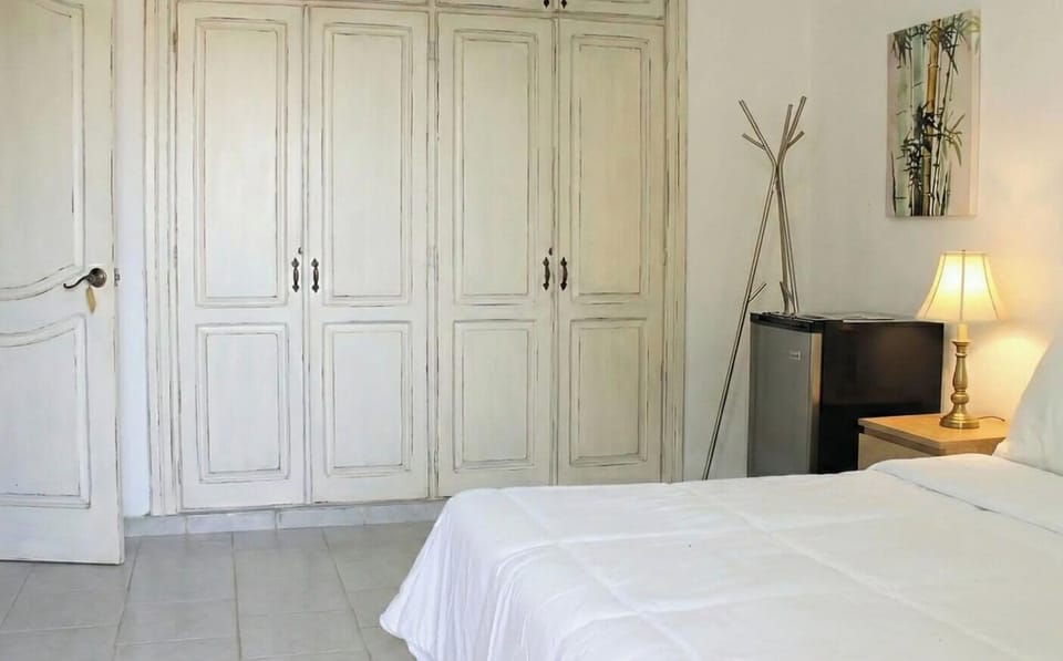 Basic Double Room | Minibar, WiFi (free), bed sheets