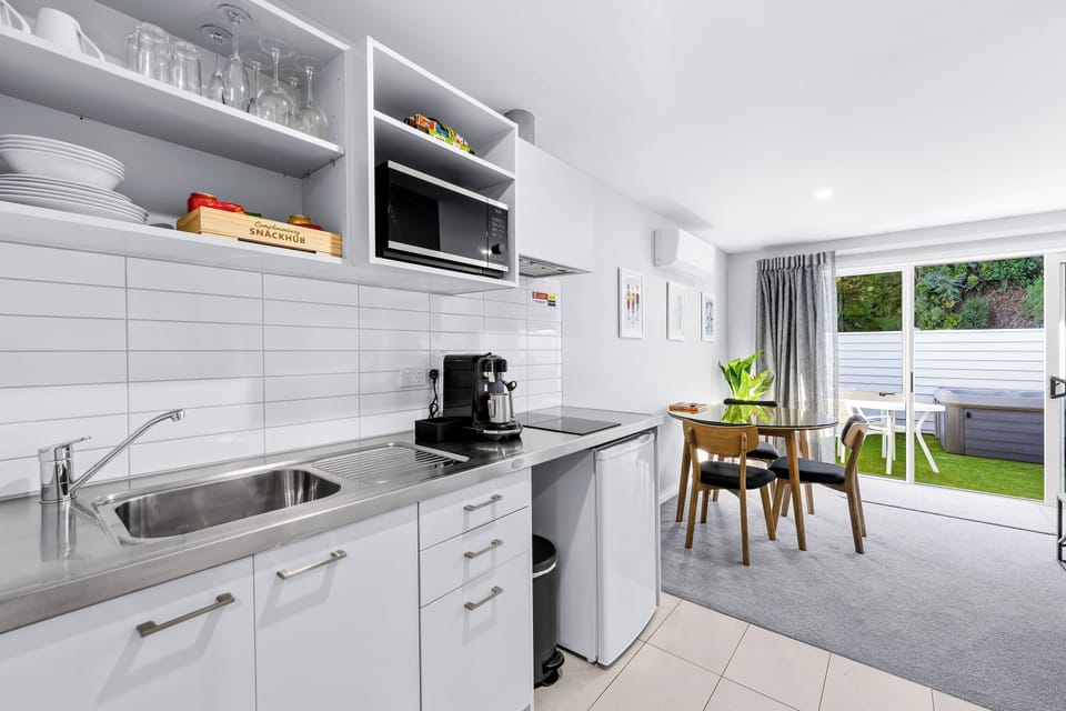 Starlight Spa Suite | Private kitchen | Mini-fridge, microwave, stovetop, highchair
