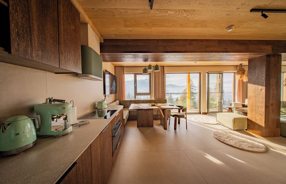 Luxury Apartment, Air conditioning, Mountain View | Interior
