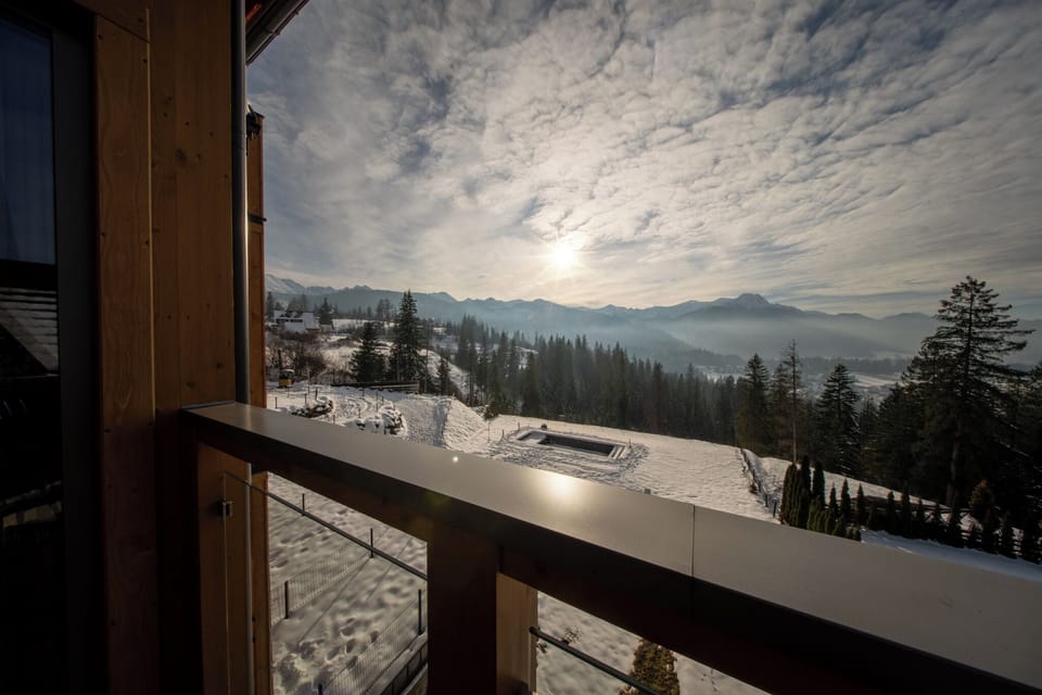 Luxury Apartment, Air conditioning, Mountain View | Property grounds