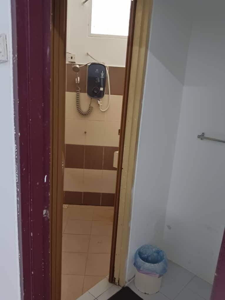 Family Suite, Balcony, City View | Bathroom | Towels, shampoo, toilet paper