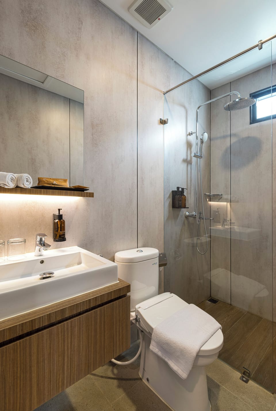 Cabin | Bathroom