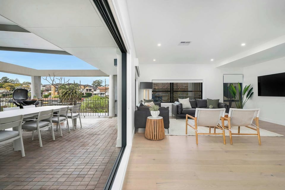 Apartment, 4 Bedrooms, Balcony | Balcony