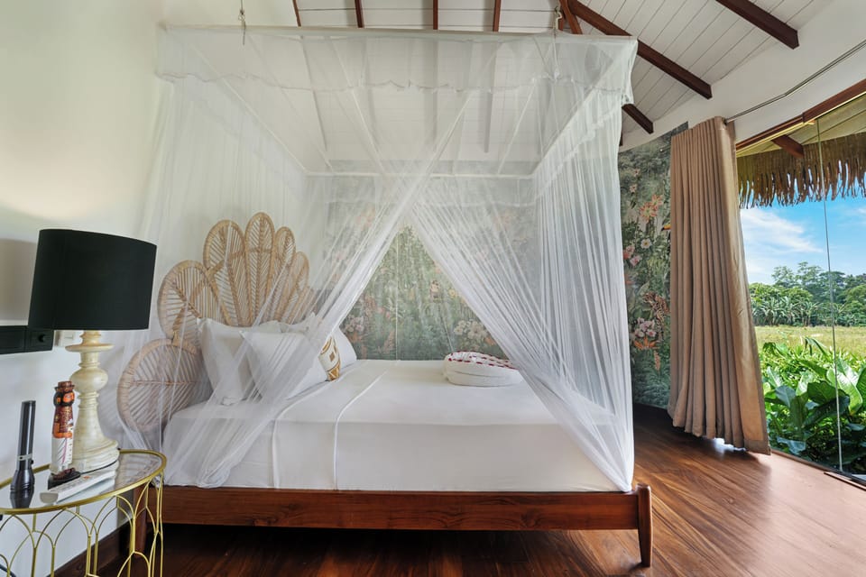 Deluxe Suite, Garden View | In-room safe, WiFi (free)