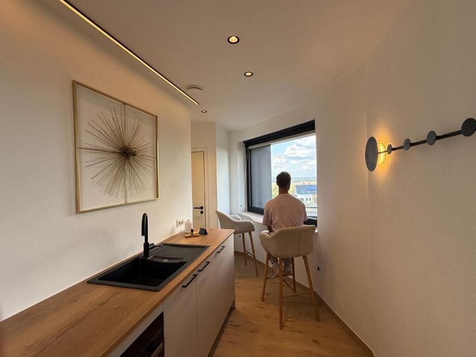 Deluxe Suite | In-room safe, WiFi (free)