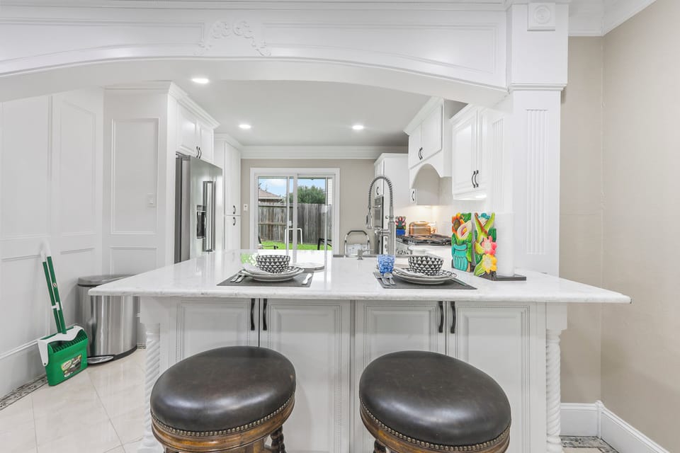 Comfort Room | Private kitchen